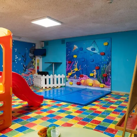 Gambrinus - Valentini Family Village 4* 贝拉里亚-伊贾马里纳