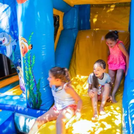 Gambrinus - Valentini Family Village ホテル 4*